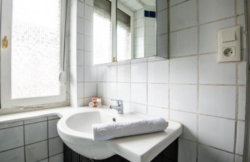 Family Home in Lille, Garden and Parking - 6/8p - Foto 29