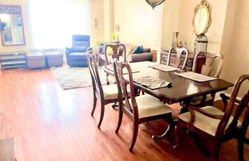 Tuscany 2900 - Classic Italian Style 3BR w Parking near Airport - Foto 41