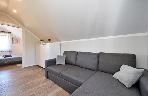 CVETKOVA HIŽA sa JACUZZIJEM - Foto 31