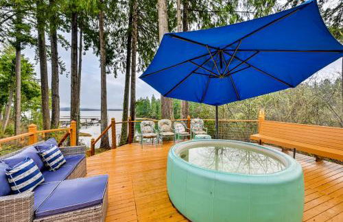 Steps to Shore Seaside Olympia Retreat with Hot Tub - Foto 3