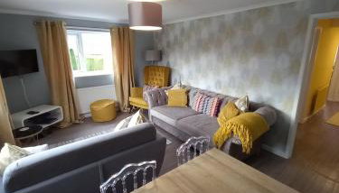 Moore Apartment - Photo 2