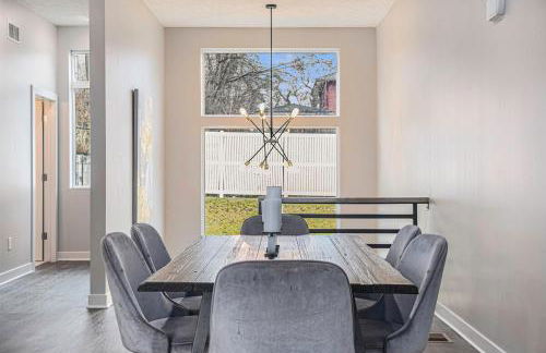 Modern 3-Story Townhome - Foto 15