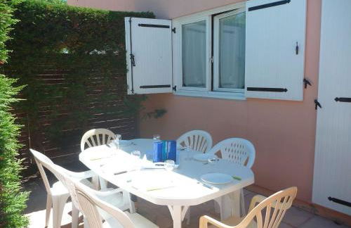 Maison confortable à 250m de la plage avec terrasse et parking - 7 couchages - FR-1-387-89 - Photo 12