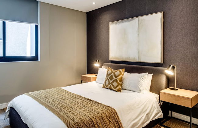 Urban Chic Apartment Close to Waterfront Warwick - Photo 31