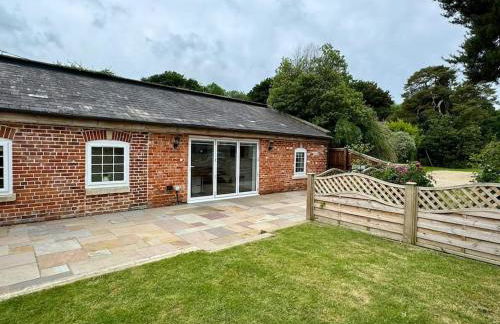 Apple Store- Countryside Apartment - Photo 16