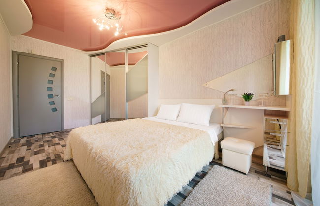 PaulMarie Apartments on Voinov Int. - Photo 3