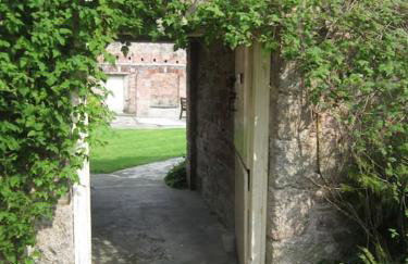 The Coach House within heritage Tregrehan Garden on Cornwall's South Coast - Photo 13