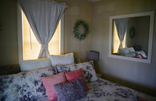 Waterfront, dock, Hot tub, kayaks, King Bedroom with amazing views, RELAXATION, 2 miles to the beach - Foto 32