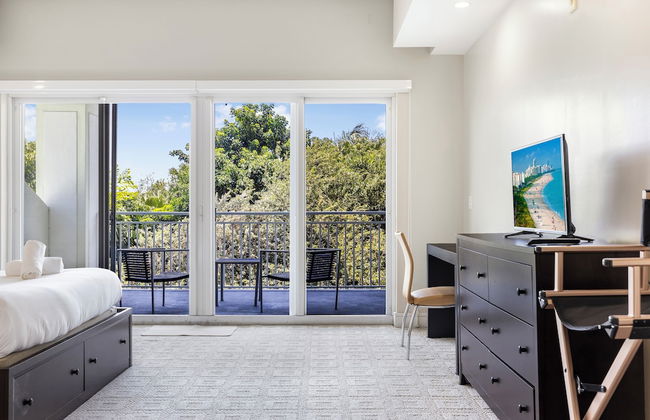 Exclusive Doral Stay W Luxury Amenities - Photo 11