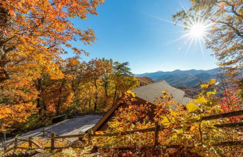 A Celestial Chalet Pets, Hot Tub & Mountain View - Photo 42