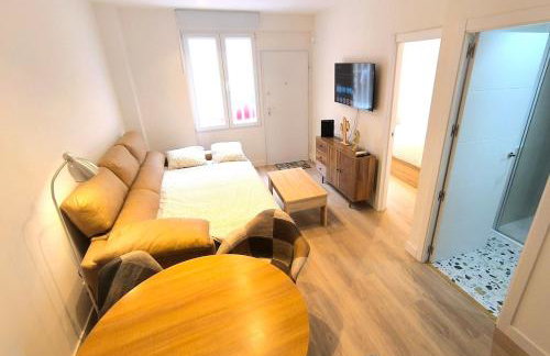 Modern Apartment with Terrace near the Center - Photo 6