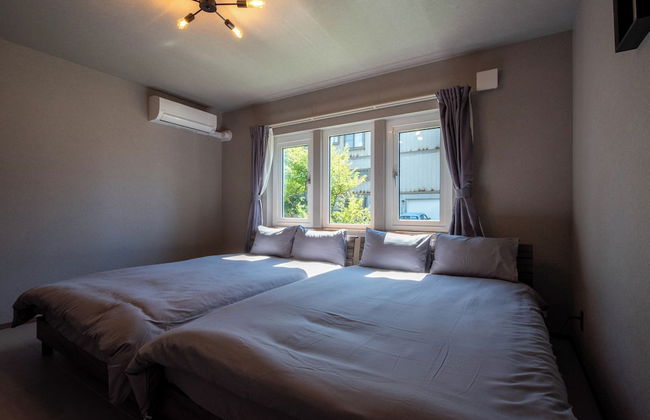 THE CHATEAU - Photo 24