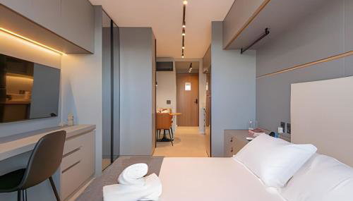 Studio Premium com Rooftop e Piscina com vista para a Baia de Todos os Santos, Portaria 24 Hr, Estacionamento, Wi-fi rápido 433Mpbs, Cozinha Compacta, Localização privilegiada, 1,5km da praia e próximo ao Farol da Barra - Foto 4, towels