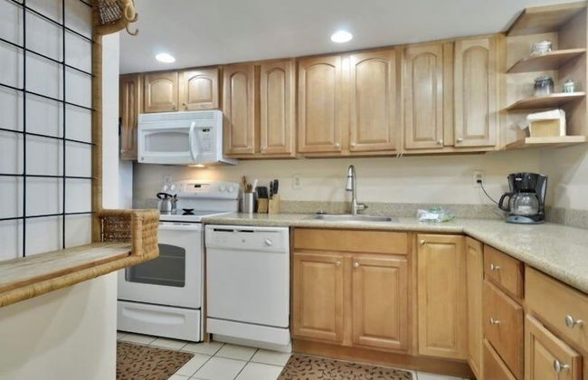 End Unit With Ocean Views And Juliet Balcony. 2 Bedroom Condo by RedAwning - Foto 4