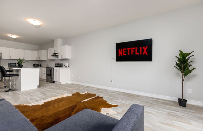 Luxury Bungalow mins Niagara falls & Brock uni - Photo 14