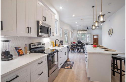 3BR3BA Urban Escape Just Minutes From Downtown - Foto 17