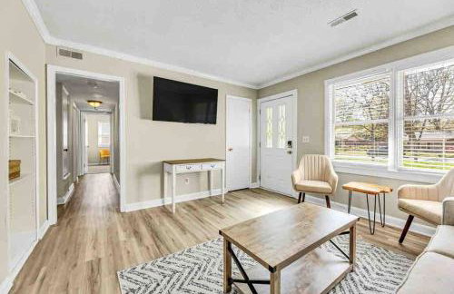 Greensboro Get-together, K Bed, Secret Playroom, central location - Foto 9