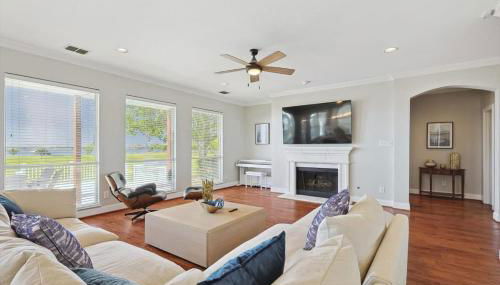 The Best of Lakeside Living - Luxury at its Finest - Foto 5