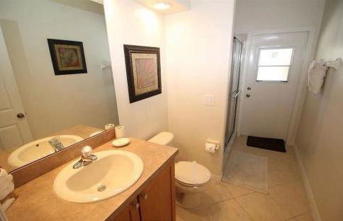 #440-Large 5 bed pool home with excellent privacy - Foto 17