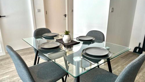 Sleeps 4 Central Ensuite - Cityview & Parking - Foto 2