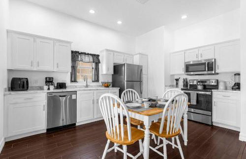 Vista Home near Disney - NEW heated hot tub - games room - Foto 7