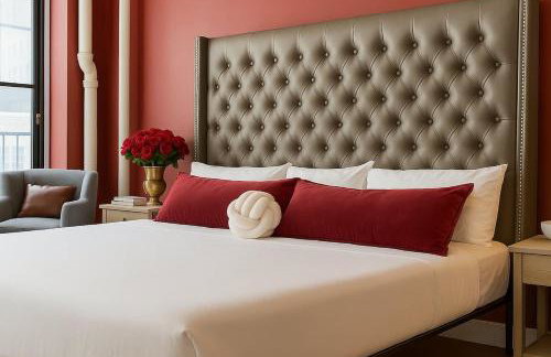 The Red Room - Double King Bed - Grand Piano - Foto 3