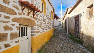 Charming House in Vila Nova de Foz Côa with Private Entrance - Foto 4