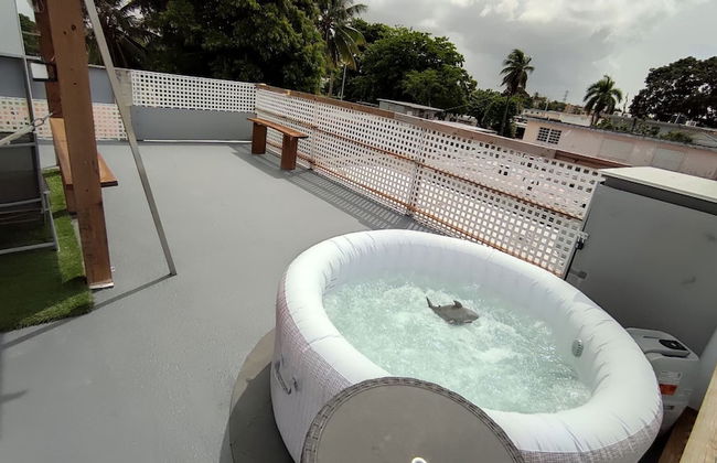 Cozy and Modern Apartment Black & White With Jacuzzi on Terrace - Photo 30