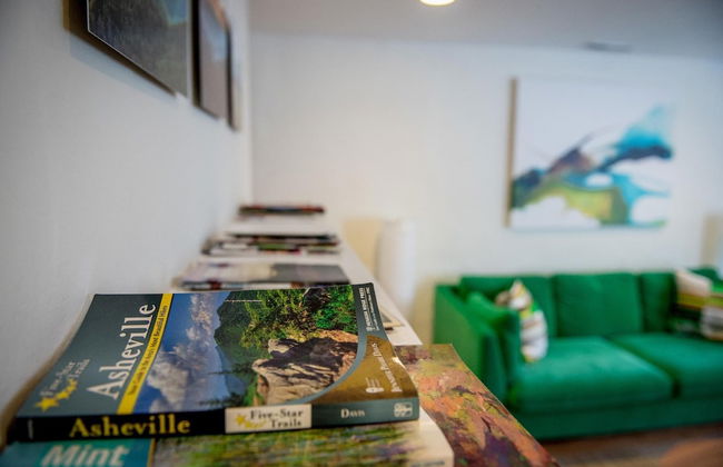 Downton Annie Apartment Four 2 BD 1BA Parking - Foto 36