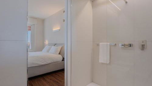 A Ca' di Chiara e Fabio - Panoramica Lago Maggiore - Foto 5, towels, Shower, wardrobe