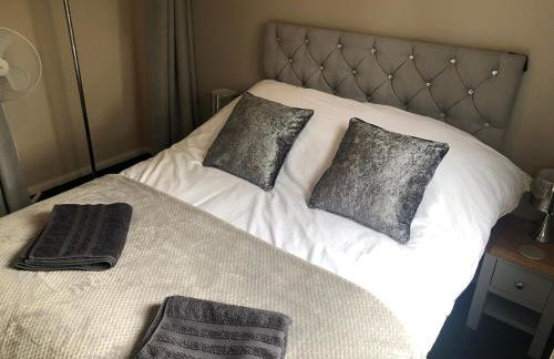 Spacious Lodge With Hot Tub - Foto 38