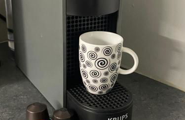 Cozy & Connected, Walk to Culture, Metro in Minutes - Foto 3