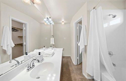 NEW Killeen 8-10 Bd sleeps max 10 ppl 5 min to Fort Hood Families Groups Pets Ok - Professionally Managed by Stay Albatross - Photo 15