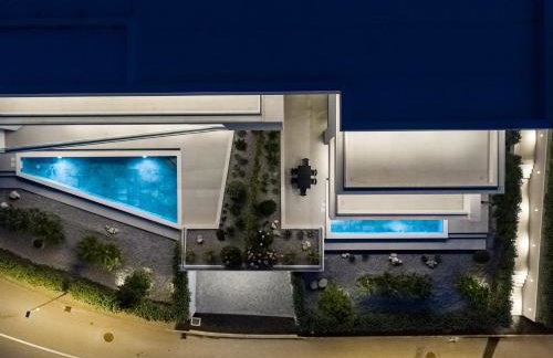 HADRIE LUXURY RESORT AND VILLAS Azimut - Photo 15