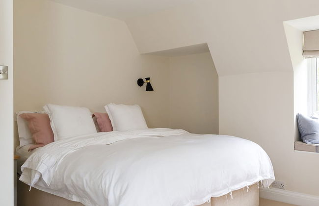 Stunning 5BR Home With Pool - 5 min to Beach - Foto 4