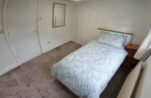 3 Bedroom House Ideal for Work Family Short or Long Term Stays Easy Access to Manchester Oldham Halifax Bury - Foto 26