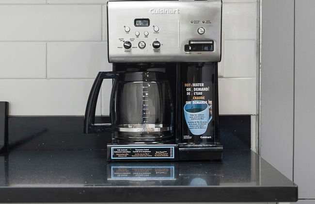 Cozy 1BR Lakeside Retreat - Foto 8