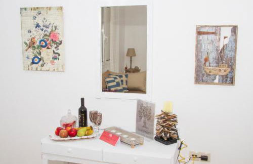 white house by the sea - Photo 30