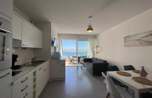 RÉF 335 - PORT-LOUIS appartement vue mer type 3 avec balcon - Foto 5