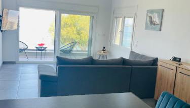 Seafront Apartment - Photo 4