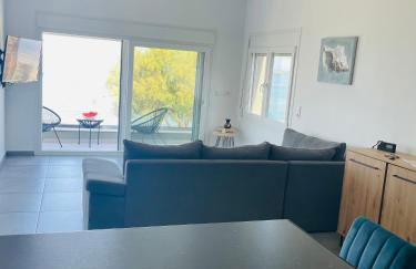 Seafront Apartment - Photo 4