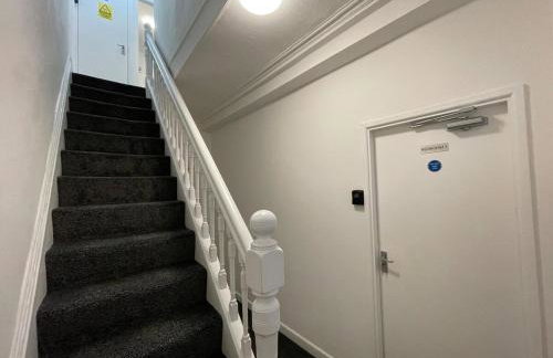 Modern Five Bed Long Stays and Contractors Welcome - Foto 15