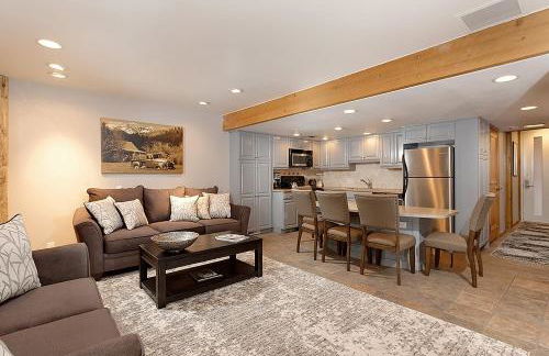 Fifth Avenue Unit 9, Cool, Contemporary Condo 2 Blocks from the Ski Slopes. Fireplace & Patio! - Foto 6