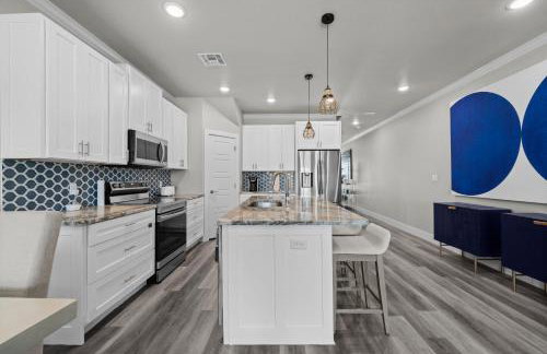 Beautiful New 3 Bedroom Townhouse w/ Private Pool - Foto 6