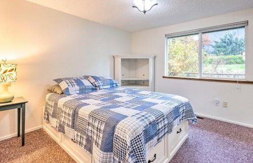 Walkable Sitka Getaway with Community Perks! - Foto 17