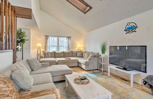 Family-Friendly Aurora Vacation Rental with Yard! - Foto 8