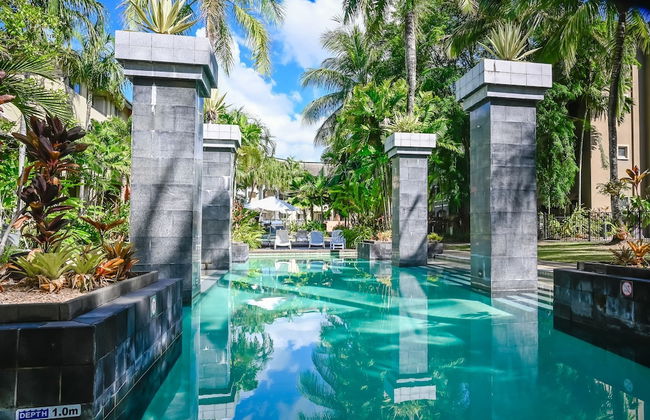 Poolside Paradise Cairns - 9 Pools BBQ Gym - Foto 12