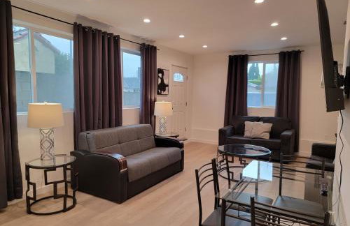 Spacious 2-Bedroom, One and a Half Bath Home in Pico-Robertson Near Beverly Hills and Cedars-Sinai - Foto 8