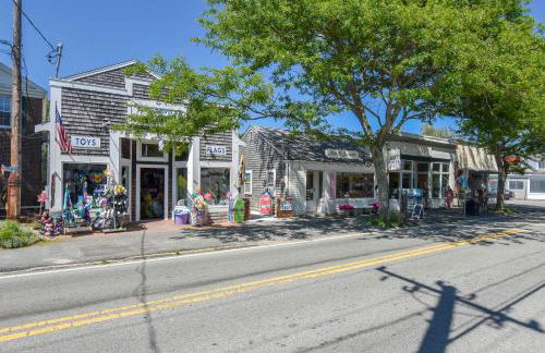 Great location with Water Views - Foto 30