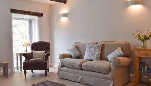 Cooper Cottage - Photo 2